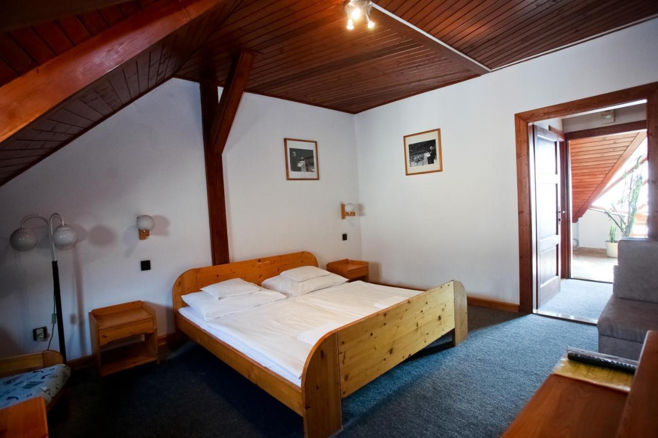 Lenau Haz Bed & Breakfast Beci Exterior foto