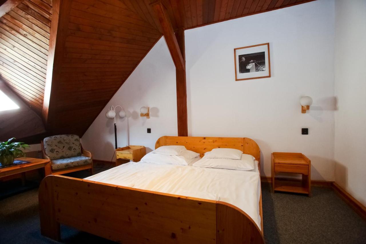 Lenau Haz Bed & Breakfast Beci Exterior foto
