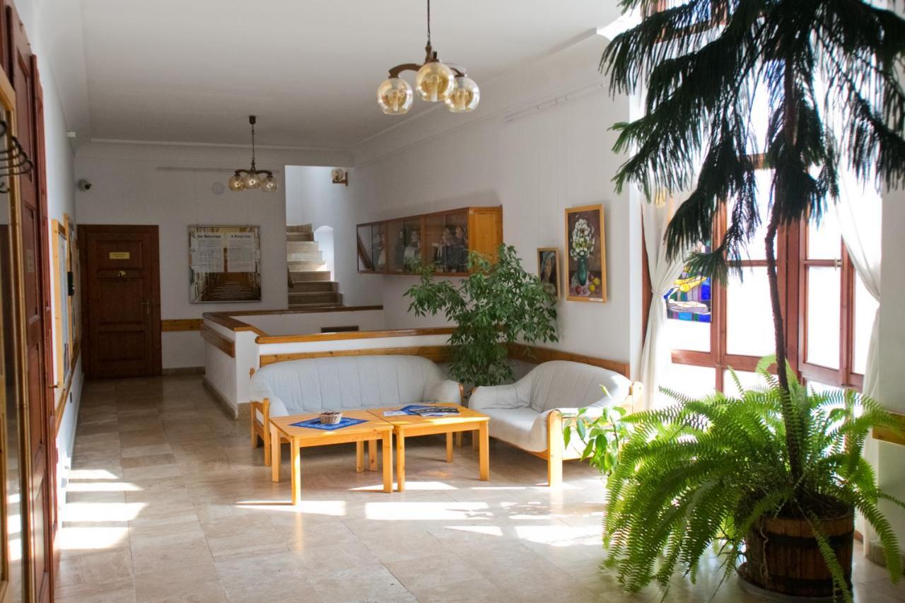 Lenau Haz Bed & Breakfast Beci Exterior foto