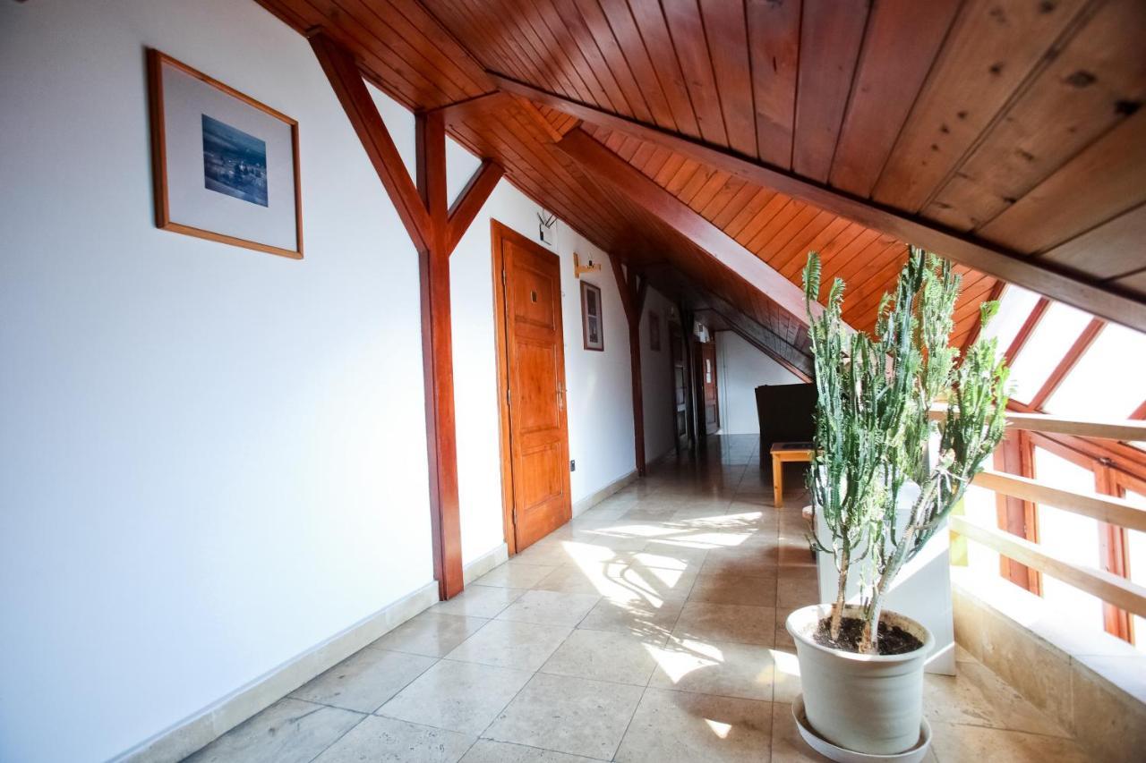 Lenau Haz Bed & Breakfast Beci Exterior foto