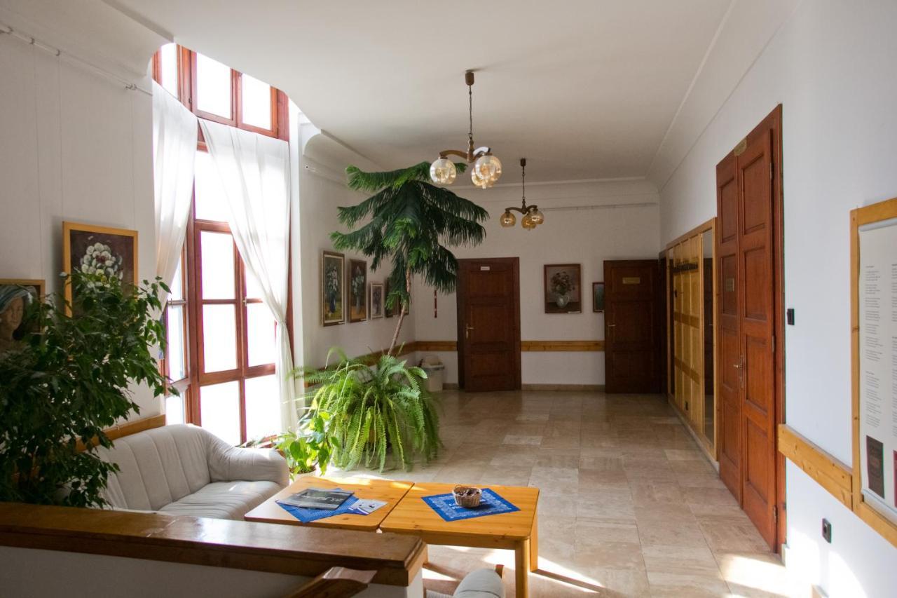 Lenau Haz Bed & Breakfast Beci Exterior foto