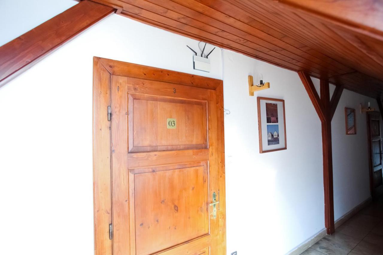 Lenau Haz Bed & Breakfast Beci Exterior foto